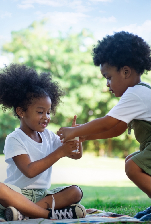 Enfants découvrant la nutrition